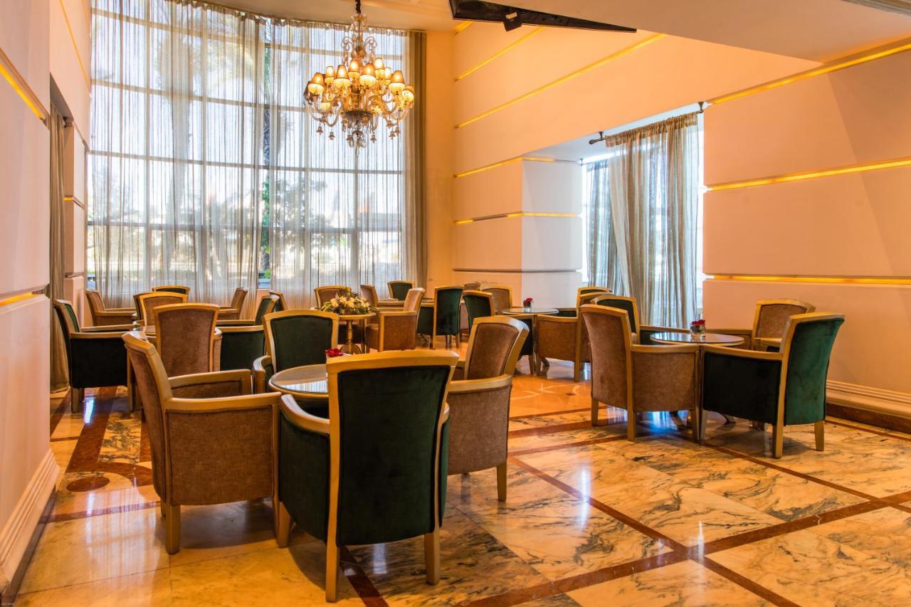 เลอ ซีนิธ โฮเต็ล แอนด์ สปา Hotel คาซาบลังกา ภายนอก รูปภาพ